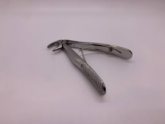 Pediatric English Pattren Tooth Extracting Forcep Fig:5B With Serrated Jaws